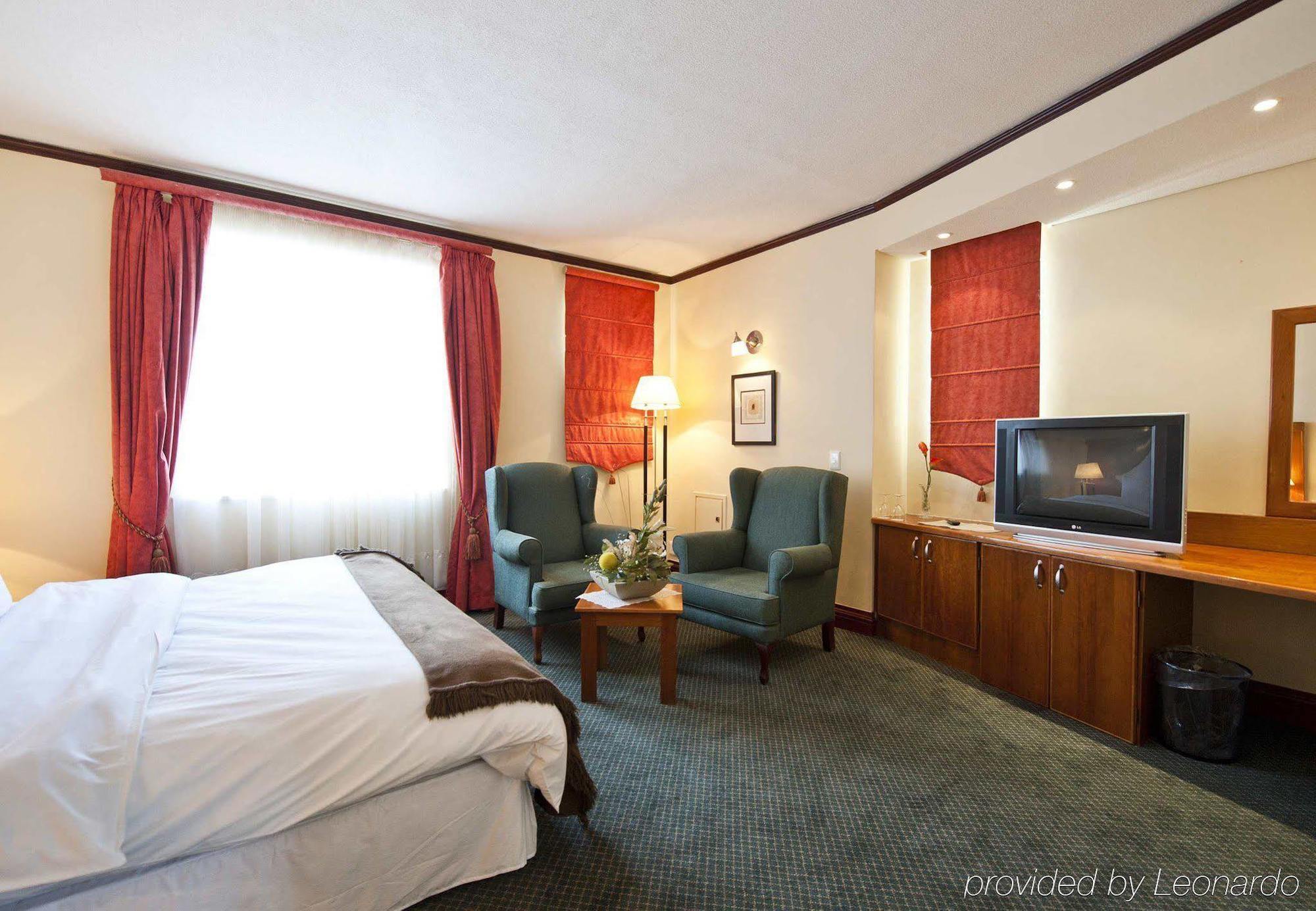 Protea Hotel By Marriott Windhoek Furstenhof Buitenkant foto