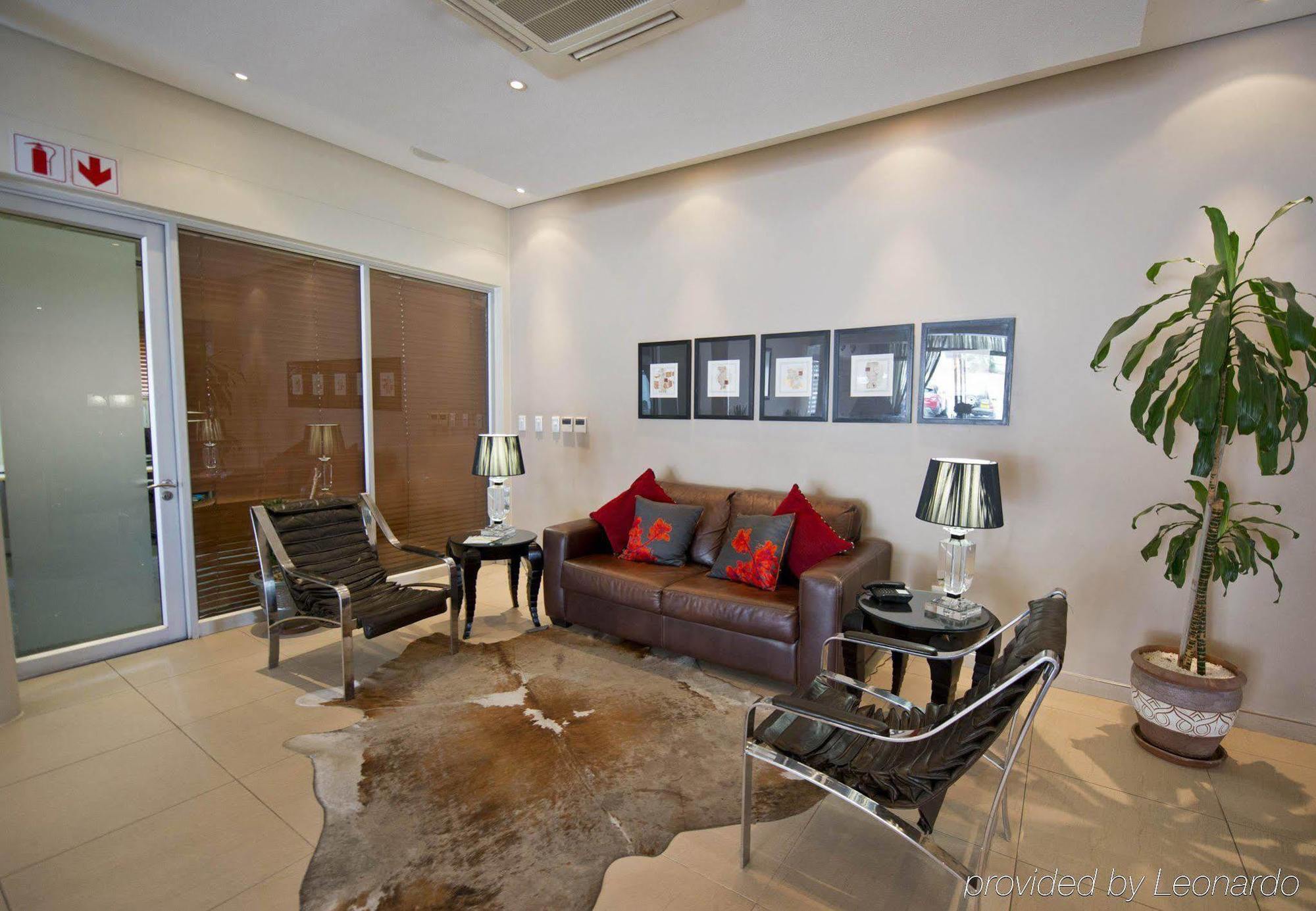 Protea Hotel By Marriott Windhoek Furstenhof Buitenkant foto